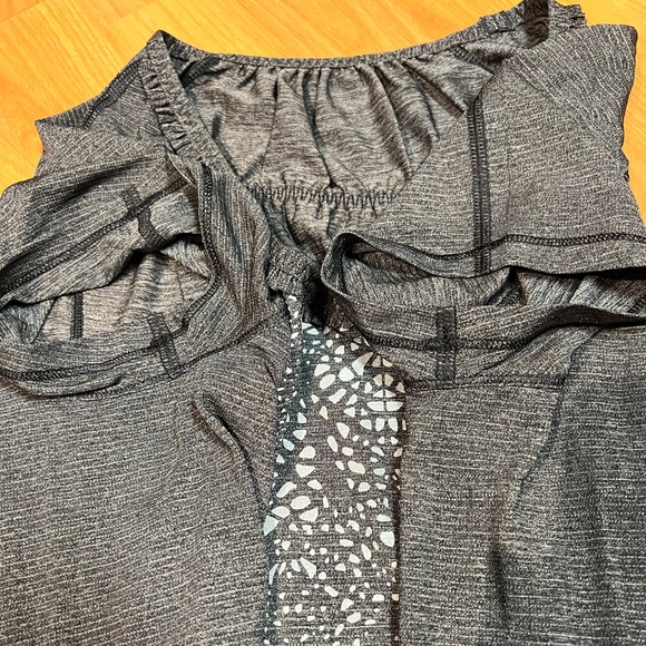NWOT - Lululemon Run: Wild Short Sleeve Tech (US 8) - Picture 8 of 9